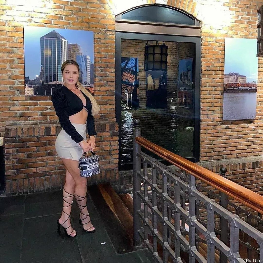 Alejandra Profile image 5
