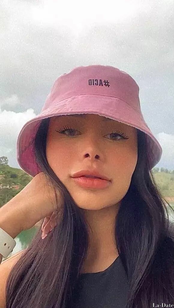Vanessa Profile image 1