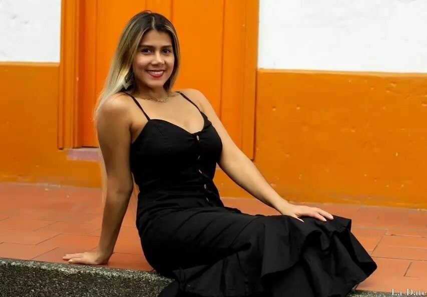 Valentina Profile image 6
