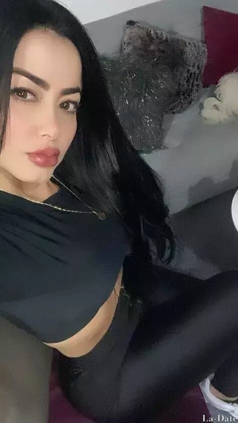 Valeria Profile image 4