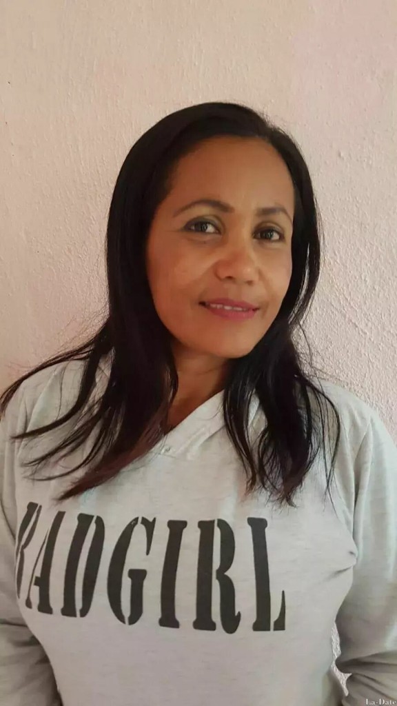 Alejandra, 43