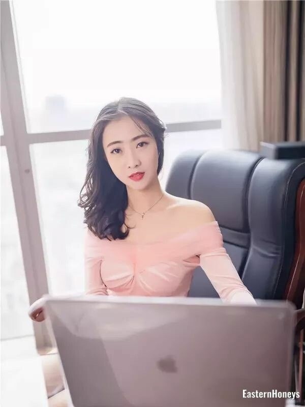 Hong, 25
